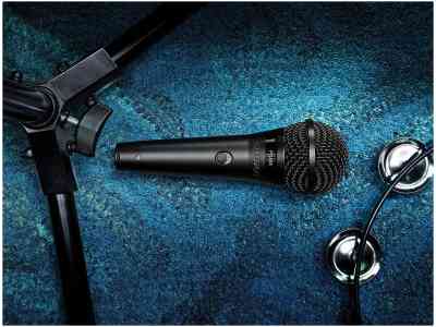 Shure PGA58-QTR-E Dynamic Vocal Microphone - Handheld Mic with 15ft QTR-XLR Cable